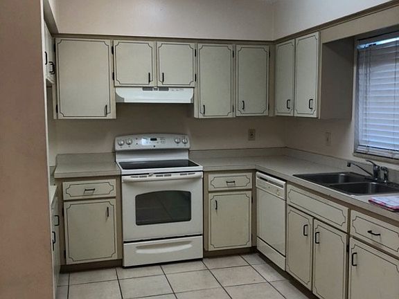2nd image of 32717 Blossom Ln APT D