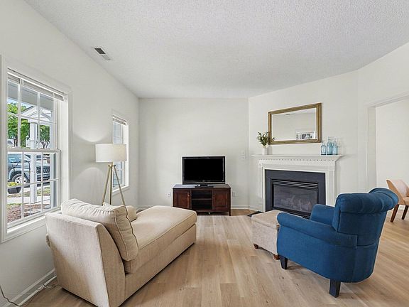 3rd image of 512 Misty Groves Cir