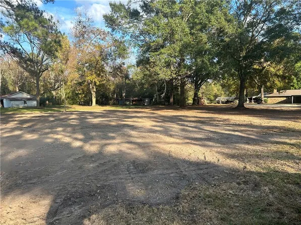 1061 S Main St, Marksville, LA 71351