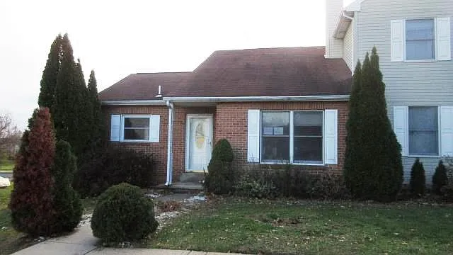 528 Amhurst Sq photo 1