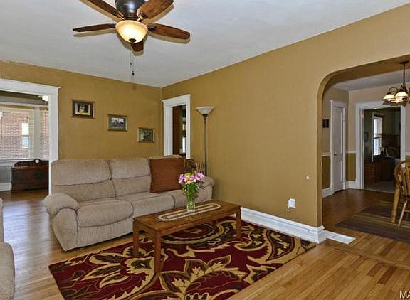 4th image of 2465 Ashland Ave
