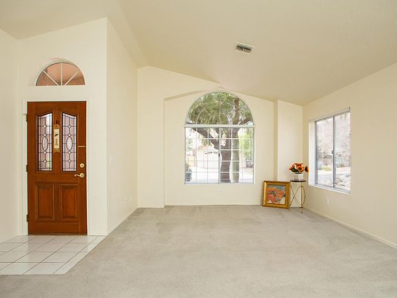 3rd image of 1619 W Sunridge Dr