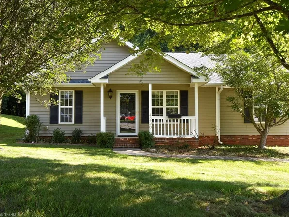 4230 Salem Landing Dr, Winston Salem, NC 27101
