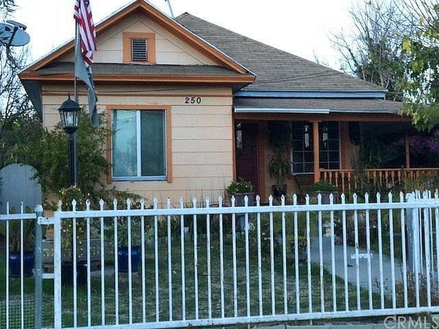 1st image of 250 W 11th St