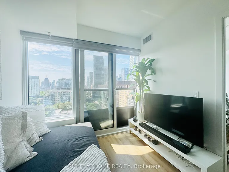 319 Jarvis St #1101 — Photo 2