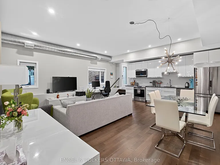44 Byron Ave #D — Photo 13