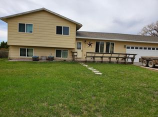 3340 Stirrup St, Newcastle, WY 82701