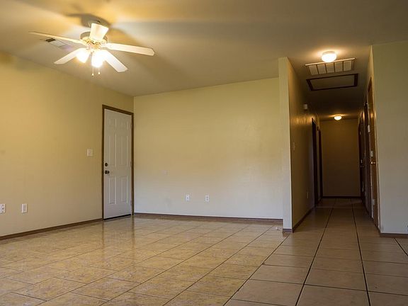 4th image of 409 E Asher Ct