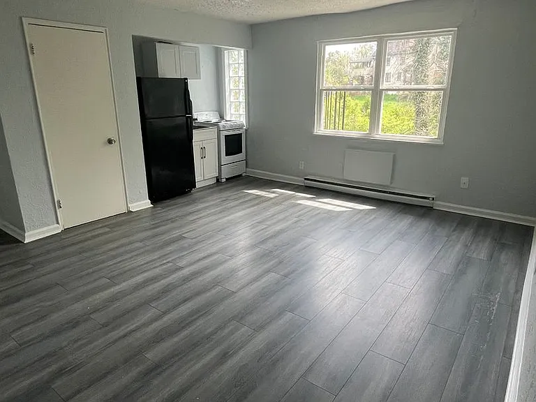 4056 Reading Rd — Photo 12