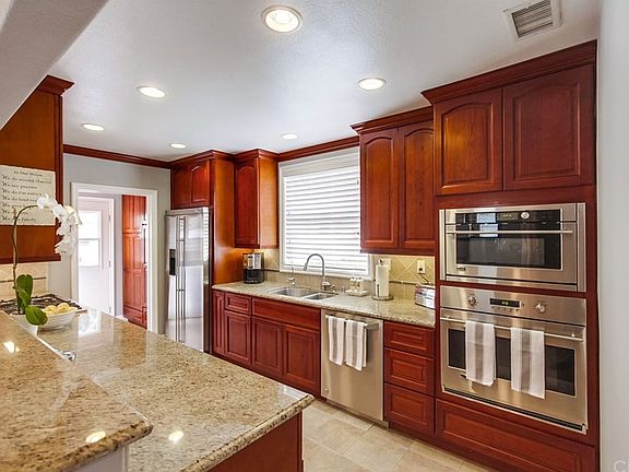 3rd image of 4958 Briercrest Ave