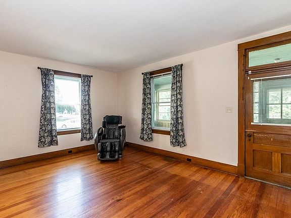 4th image of 12560 Old Halls Ferry Rd