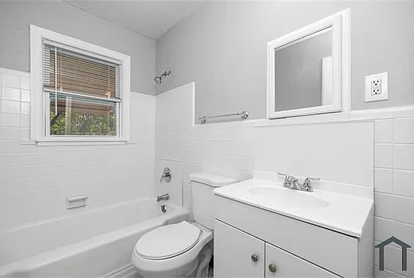 6176 Sherry Ave — Photo 16