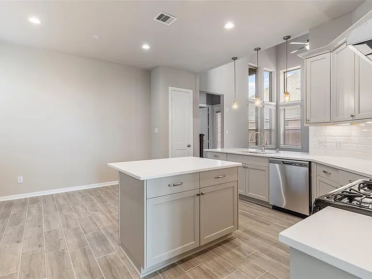4207 Maple Glen Dr — Photo 13