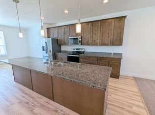 582 Lewski Ln #2B5513512, Riverton, UT 84065