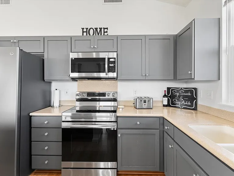 650 Komo Ohia St — Photo 11