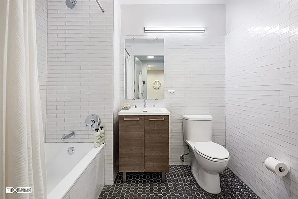 Rented by Citi Habitats | media 32