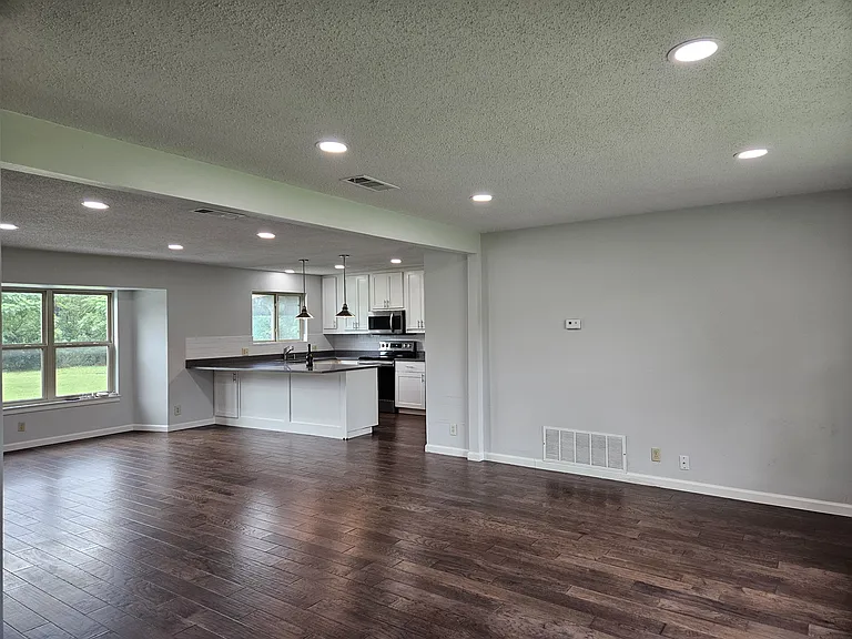 3403 Graybuck Rd — Photo 3