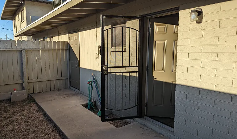 2326 E Pinchot Ave #1 — Photo 14