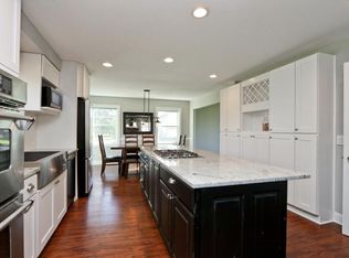 10629 Brunswick Cir, Bloomington, MN 55438