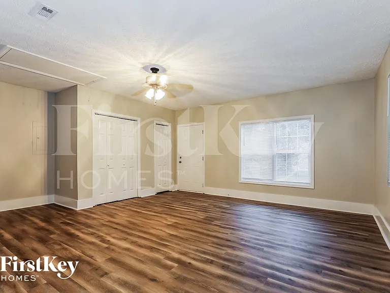 35 Peachtree Way — Photo 7