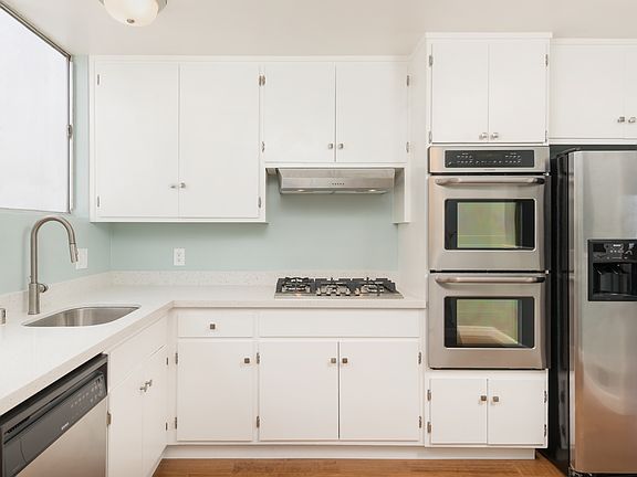 2nd image of 1133 Bacon St
