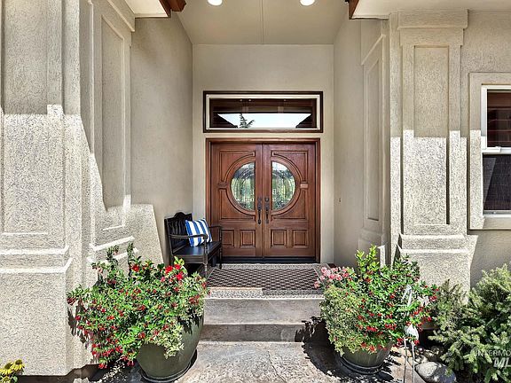 4th image of 2772 N Limerick Pl