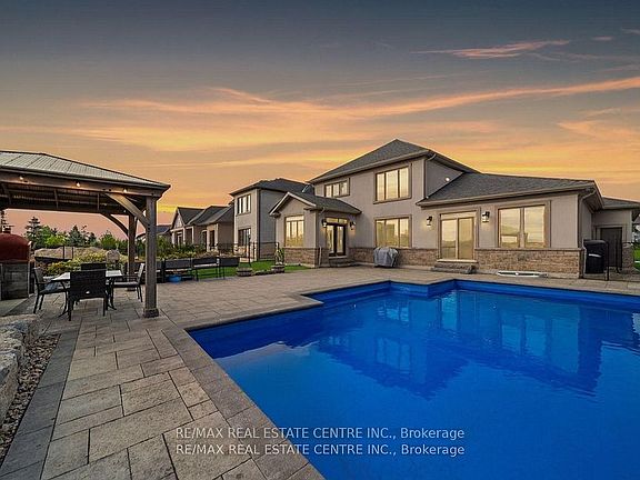 5th image of 303 Sunnybrae Ave