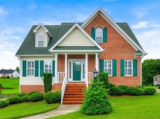 2524 Knob Hill Dr, Clemmons, NC 27012