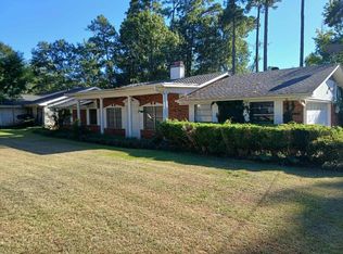 420 Northwest Dr, Wake Village, TX 75501