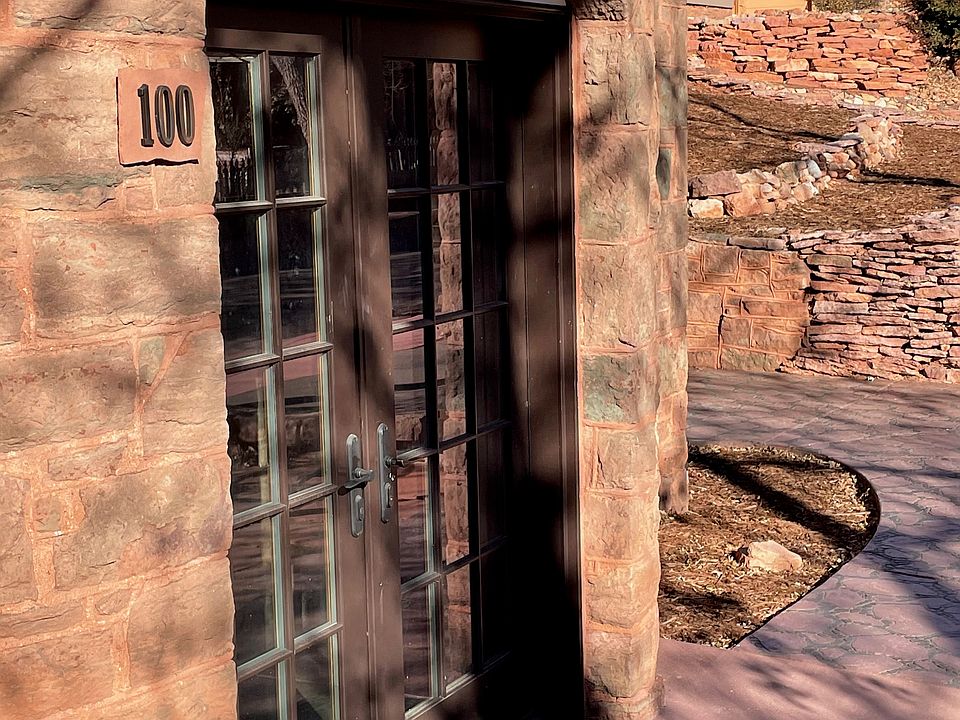 Unit 100 Garden Level entrance