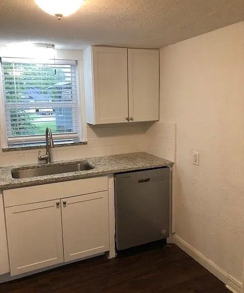 509 E Heron St — Photo 1