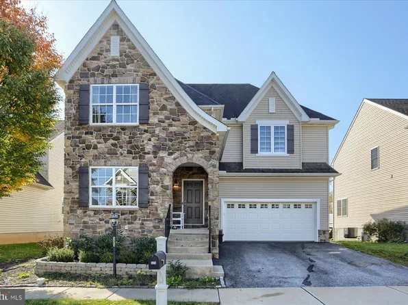 525 Brookshire Dr, Lancaster, PA 17601