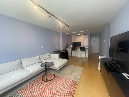 Rented by Level Group | media 3