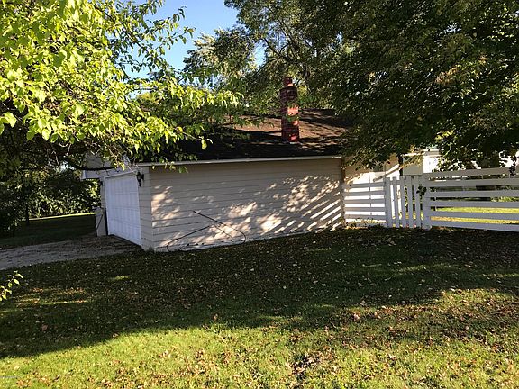 3rd image of 204 Inderlee Ave S