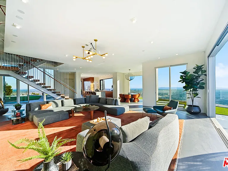 2020 Cyprean Dr — Photo 9