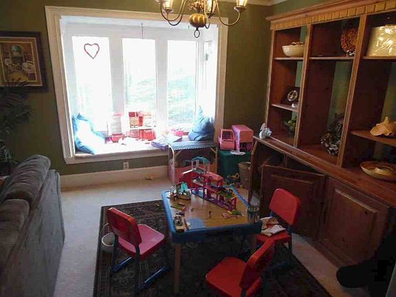 Dining With Bay Window