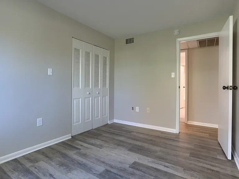 173 W Vine St #H — Photo 11