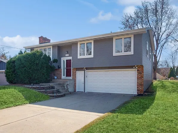 1038 42 1/2 Ave NE, Columbia Heights, MN 55421
