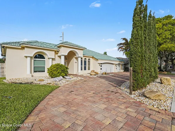 1690 Canterbury Dr, Indialantic, FL 32903