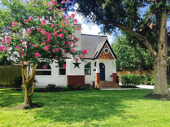 904 Fairbanks St, Houston, TX 77009
