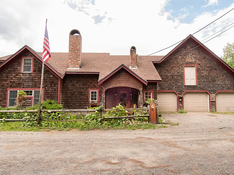 477 Dunham Rd — Photo 2