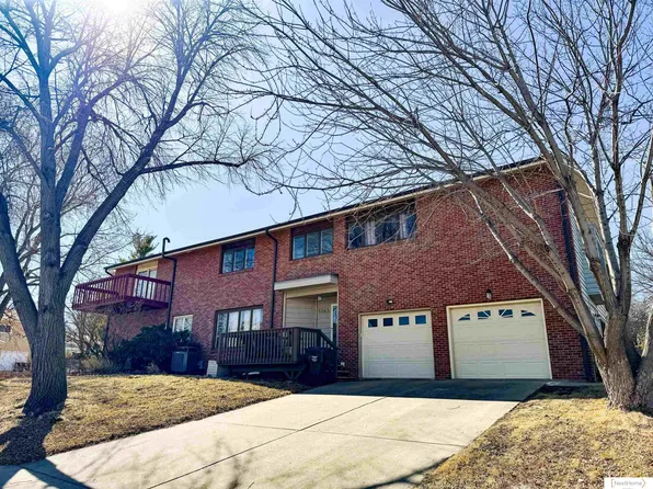 5561 Canterbury Ln, Lincoln, NE 68512