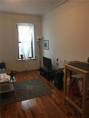 Rented by Batra Group Inc | media 12