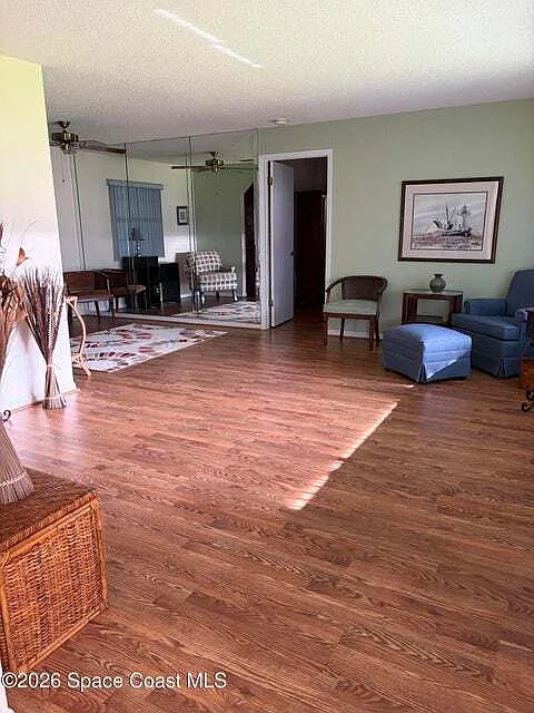 629 Ebony Street - 1 — Photo 3