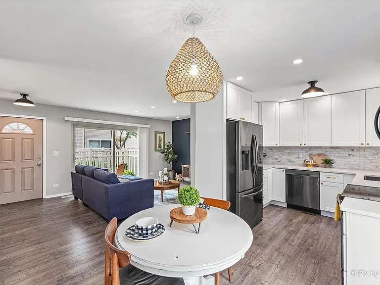 415 Verde Dr — Photo 2