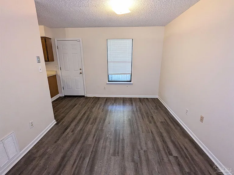 1011 Rentz Ave — Photo 25