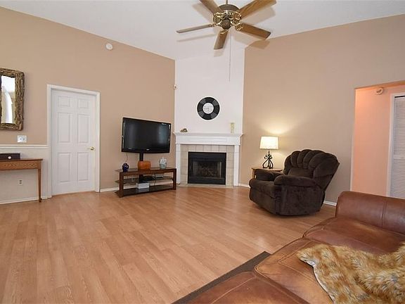 5th image of 722 Birgham Pl