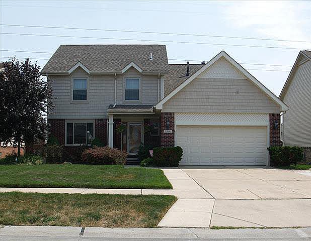 1st image of 23041 Westwood Dr #4