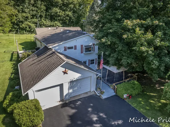 3550 S Charlton Park Rd, Hastings, MI 49058
