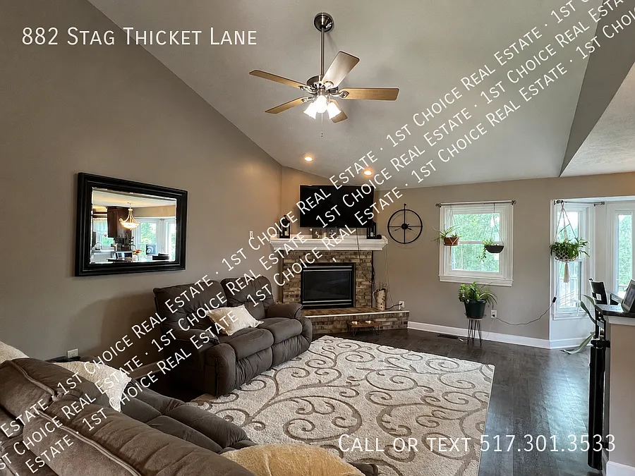 Executive 4-Bdr 3-Bth House With Finished Basement & Swim Spa — Photo 3
